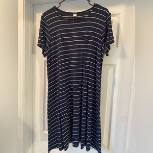 Navy and white Old Navy short sleeve dress.